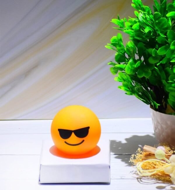 Mini Smiling Faces Night Lamp (1 Pc) - Image 2